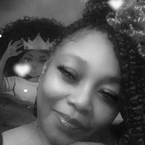 Meet your Posher, Dlynne